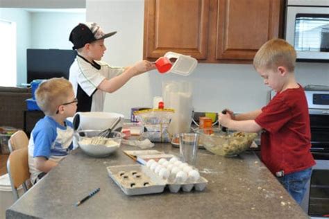 Students Cooking 的图像结果