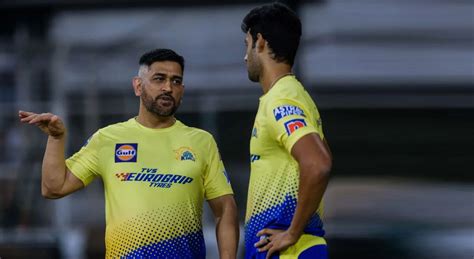 'Inspiration': MS Dhoni's 'sharp old school' captaincy hailed by ex ...