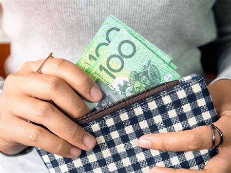 调查：澳人平均每月存$743，240万人毫无存款！超一半人捂紧钱包过日子_储蓄_澳洲_习惯
