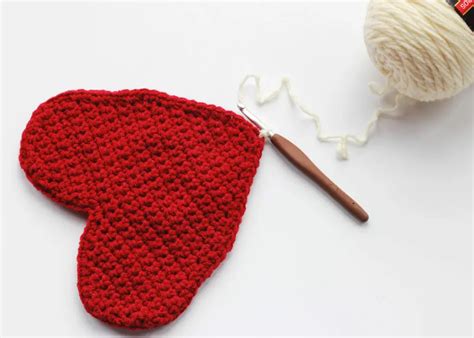 Farmhouse Crochet Heart Towel Topper free crochet pattern