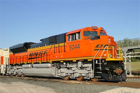 EMD Diesel Locomotive Diesel Engine Startup 的图像结果