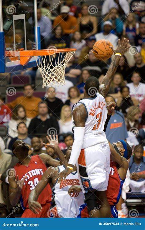 Gerald Wallace Goes for a Block Editorial Stock Image - Image of ...