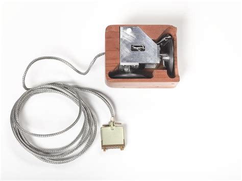 Computer mouse prototype, 1963 (replica) | Science Museum Group Collection