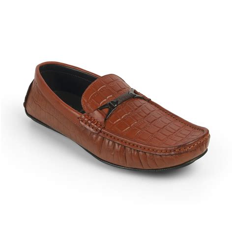 Online Footwear For Men and Women - Buy Trending Footwear @ Tresmode