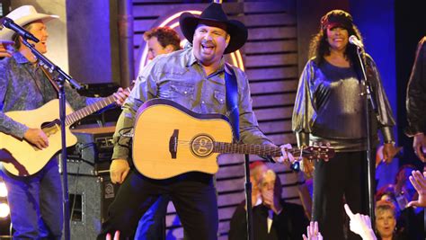 Garth Brooks Reveals First Stop Of 'Dive Bar Tour' In 2020 | iHeart