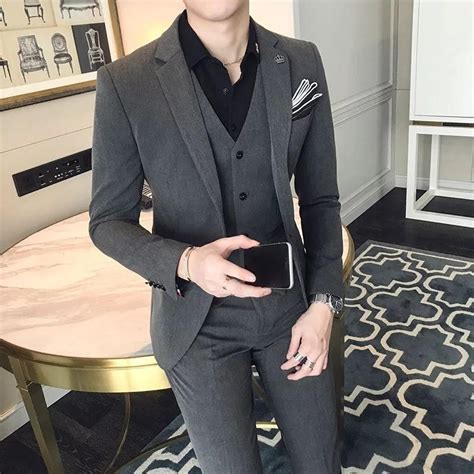 Dark Grey Business Suit 的图像结果