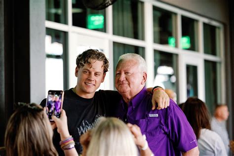 Joe Burrow Foundation raises more than $550K at inaugural Tiger Tee-Off