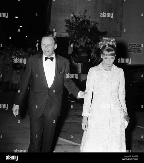 Frank sinatra and Mia farrow November 1965 attend Hollywood Party Stock ...