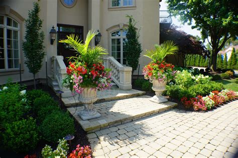 7 Ways You Can Transform Your Yard With Container Gardens - High ...