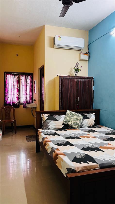Hotel O 812390 Shri Vinayaka Inn Rooms, OYO Rooms Trichy, Book @ ₹1862 ...