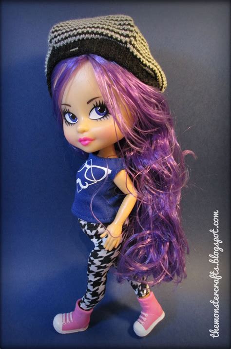 Doll Review: Middle School Moguls Izzy