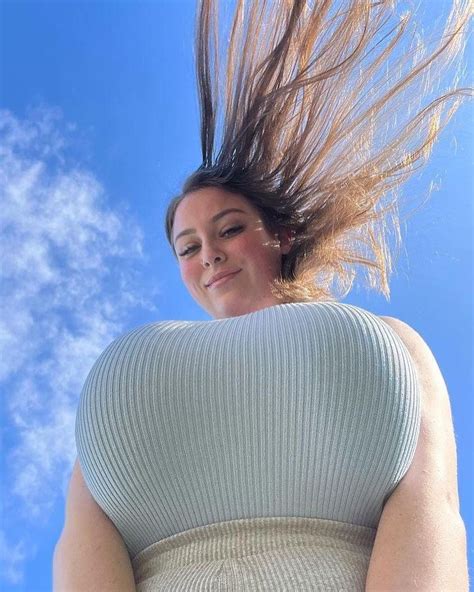 Huge Boobs : r/2busty2hide