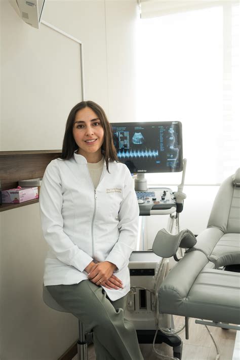 Women+Bent+Over+In+Thong Photos, Download The BEST Free Women+Bent+Over ...