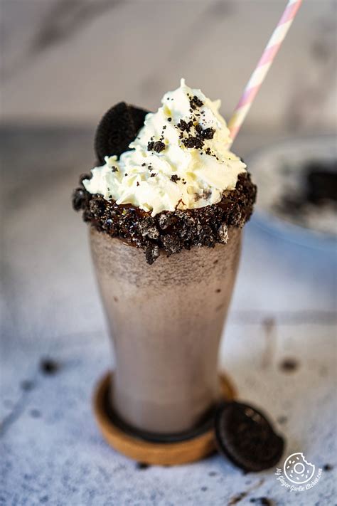Oreo Milkshake - (Step-By-Step + Video Recipe) | My Ginger Garlic Kitchen