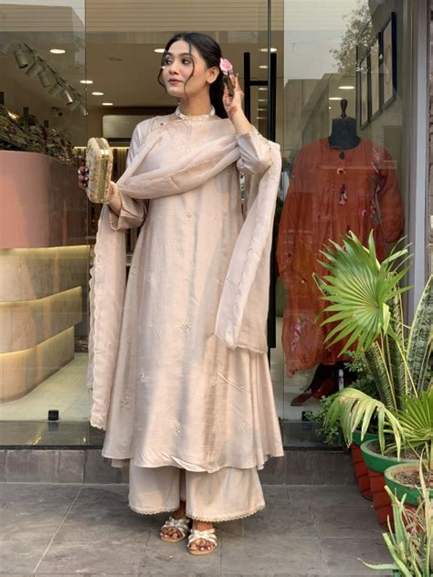 Welcome to The Wardrobe Fashion