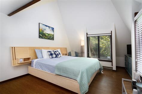 Rooms — Falling Waters Lodge