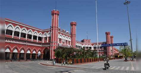 Delhi CM Rekha Gupta requests Railway Minister Ashwini Vaishnaw to ...