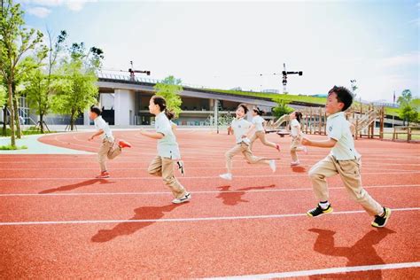 嘉兴市南湖世合(双语)学校迎来小朋友第一所小学和第一所幼儿园昨天正式开学-搜狐