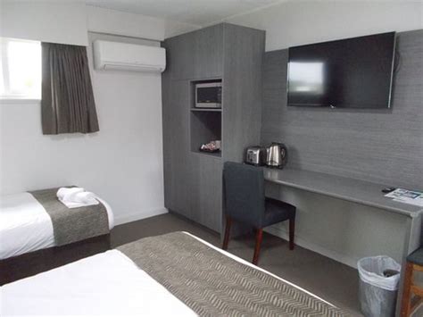 BRIDGE HOTEL (Smithton) - Hotel Reviews, Photos, Rate Comparison ...