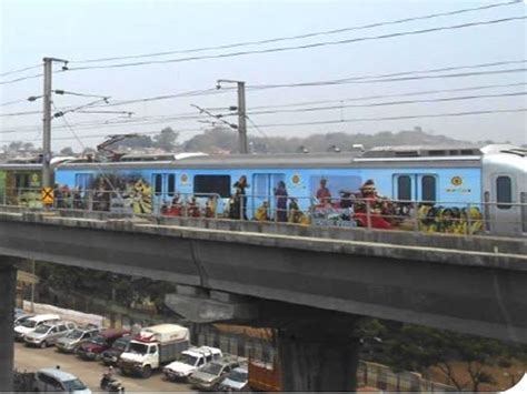 Mumbai Metro Train Advertising,Mumbai Metro Train Branding,Mumbai Metro ...