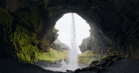 Rezultat imagine pentru Adobe Media Encoder vs Premiere Pro