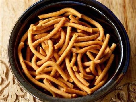 INDIAN MANWAR Mota Khokha Ratlami Long Sev 200g Price in India - Buy ...