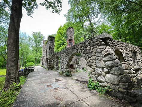 Cornish Estate Ruins | Trail Guide | Mountain-Hiking.com