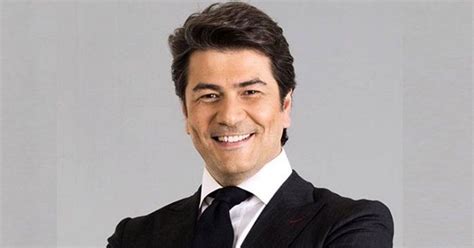 Vatan Şaşmaz Kimdir, Hayatı ve Resimleri