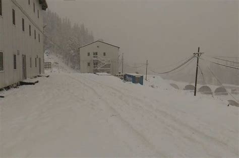 Snow Covers Hills As Winter Arrives In Himachal, Uttarakhand, And Jammu ...