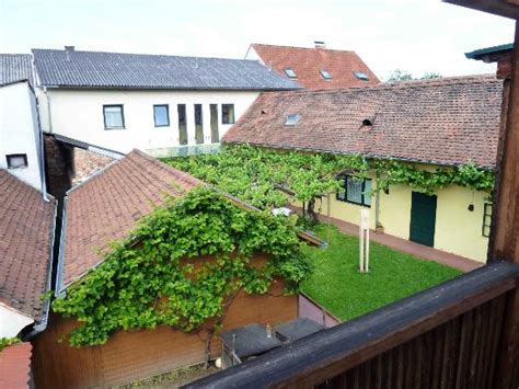 LANDGASTHOF ZUM ALTEN WEINSTOCK (Rudersdorf) - Inn Reviews, Photos ...
