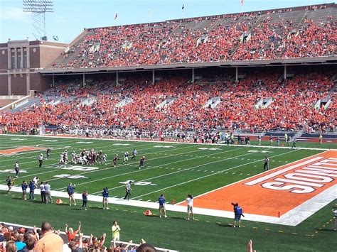 Memorial Stadium in Champaign | Memorial Stadium University of Illinois ...