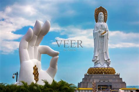三亚南山佛教文化园的白色观音佛像。照片摄影图片_ID:310817749-Veer图库