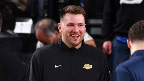 Is Luka Doncic playing tonight? Latest updates on Lakers star's status ...