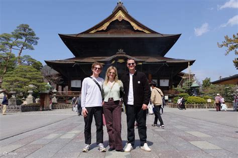Food & Cultural Walking Tour around Zenkoji Temple in Nagano - Klook India