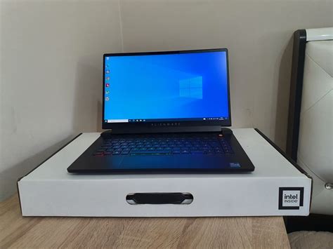 Alienware M15 R6 Gaming Laptop 的图像结果