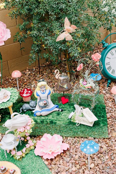 Alice in wonderland themed weddings 60 photos - Astyledwedding.com