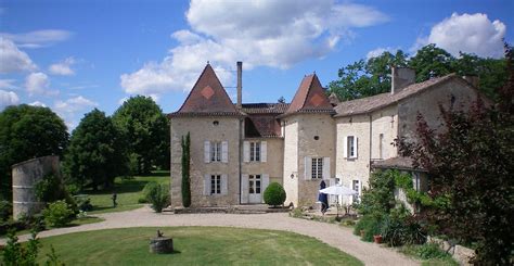 CHÂTEAU MONDESIR (Villefranche-de-Lonchat) - B&B Reviews & Photos ...