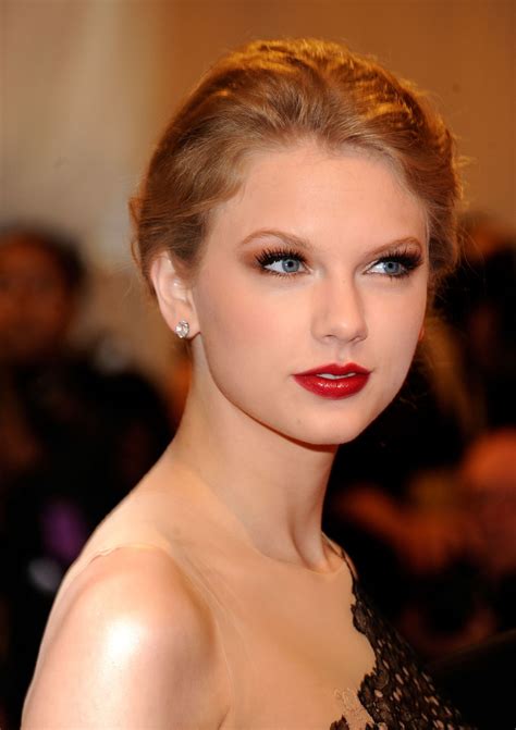 Taylor Swift - Costume Institute Gala 2011 • CelebMafia