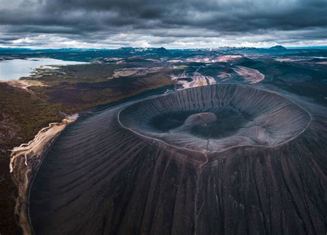 Hverfjall Volcanic Crater | The Breathtaking Huge Crater in North ...