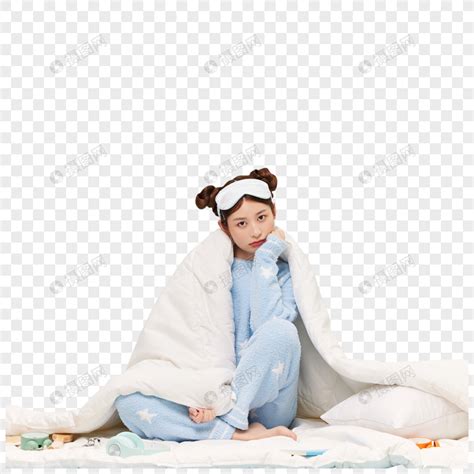睡衣少女披着被子表情忧郁元素素材下载-正版素材402135546-摄图网