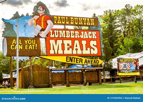 Paul Bunyan Lumberjack Show - Wisconsin Dells Editorial Stock Image ...