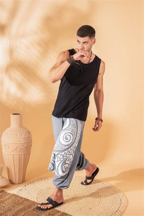 Lunar Rift – The Veshti Company