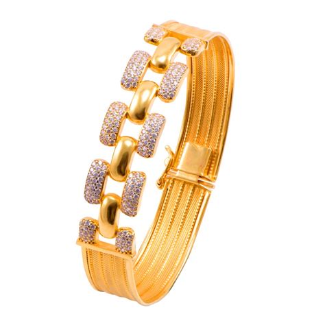 Buy Joyalukkas Zenina Collection 22k Yellow Gold Charm Bracelet at ...