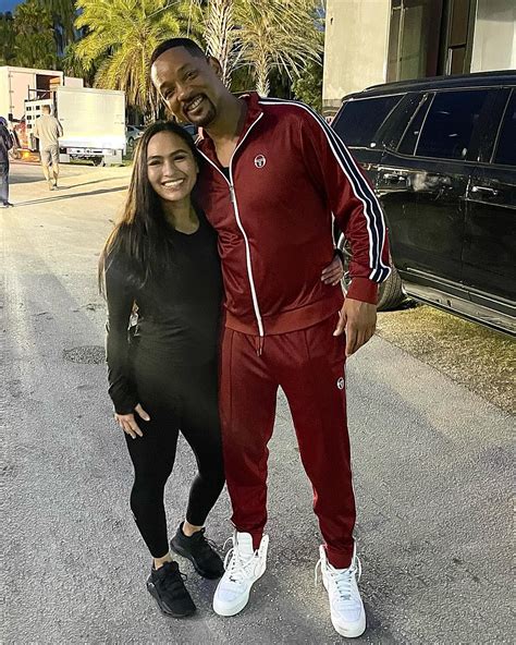 Rebecca Sanchez (@thespacebody) • Instagram photos and videos