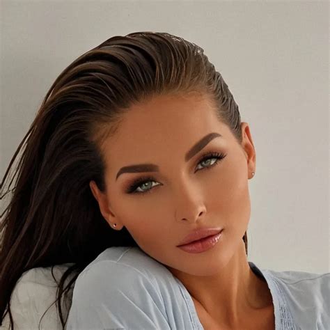 Chat with Melina - text or voice, Enjoy AI Chat Free & Safe