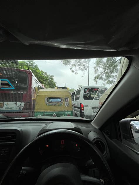 Half an hour and still sitting in the same place. Welcome to Uttam ...