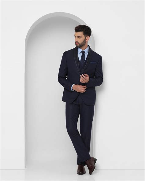 Buy Tuxedo Suits for Men Online in India | Blackberrys
