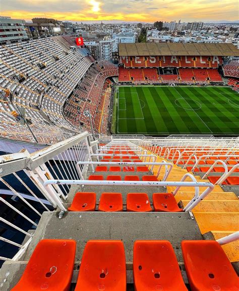 The steepness of Valencia CF's Mestalla - Valencia, Spain : r/stadiumporn