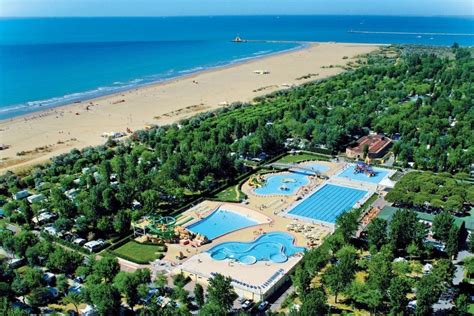 Campgrounds Near Venice Florida: Best RV Parks & Camping Spots