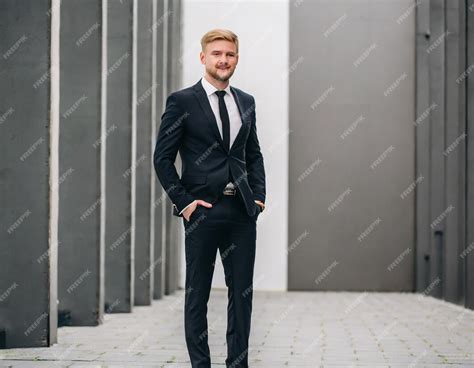 Business Person Full Body 的图像结果